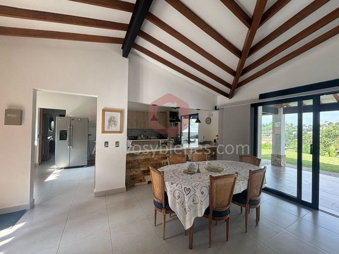 Casa de 4 alcobas en venta en Centro, Rionegro · foto 6 de 23
