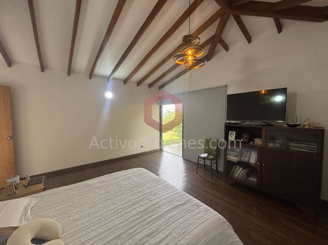 Casa de 4 alcobas en venta en Centro, Rionegro · foto 10 de 23