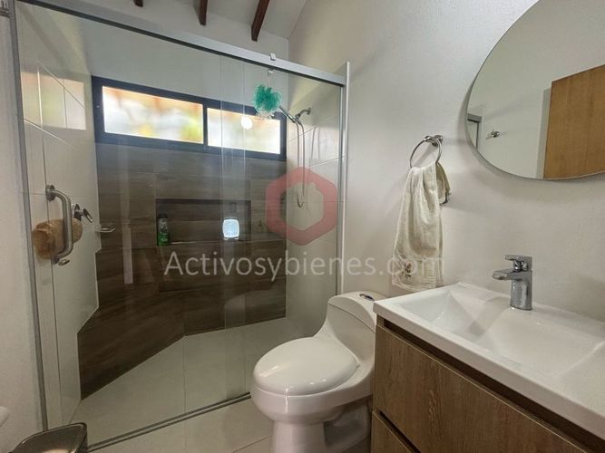 Casa de 4 alcobas en venta en Centro, Rionegro · foto 13 de 23