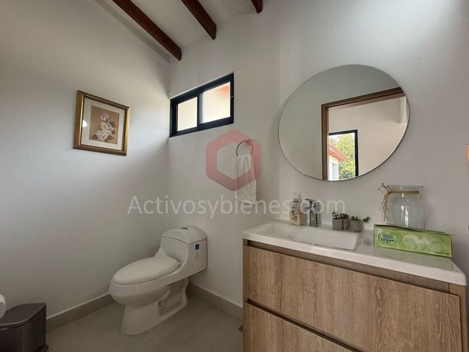Casa de 4 alcobas en venta en Centro, Rionegro · foto 14 de 23