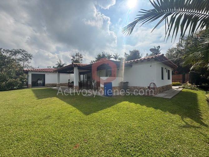 Casa de 4 alcobas en venta en Centro, Rionegro · foto 16 de 23