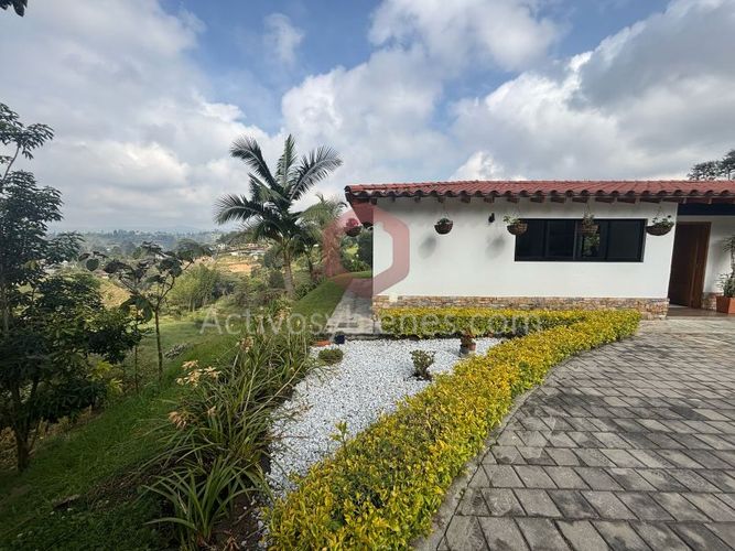Casa de 4 alcobas en venta en Centro, Rionegro · foto 17 de 23