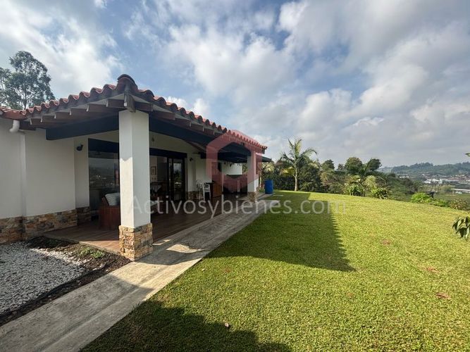 Casa de 4 alcobas en venta en Centro, Rionegro · foto 19 de 23