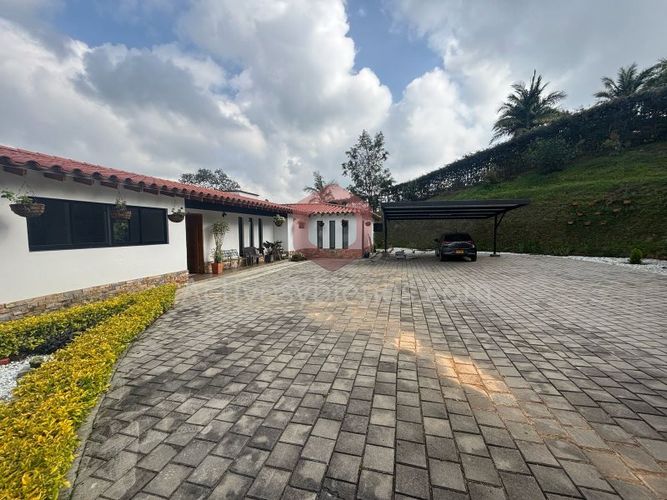 Casa de 4 alcobas en venta en Centro, Rionegro · foto 20 de 23