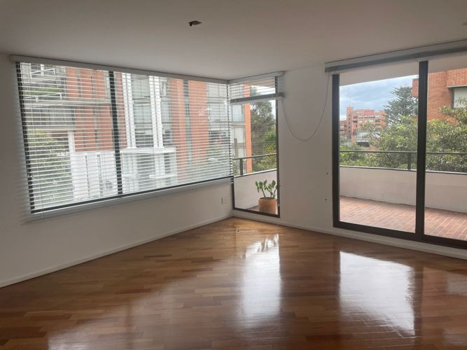 Apartamento en venta en Los Rosales, Bogotá · foto 3 de 19