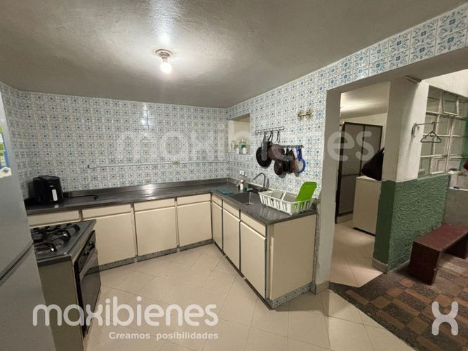 Casa de 5 alcobas en venta en Viviendas Del Sur, Medellín, 252 m² · foto 2 de 15