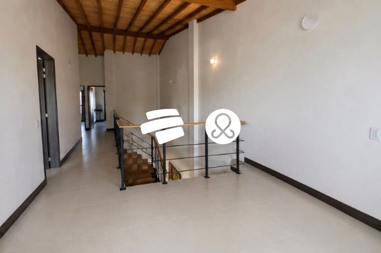 Casa de 4 alcobas en venta en Rionegro, 232 m² · foto 7 de 14