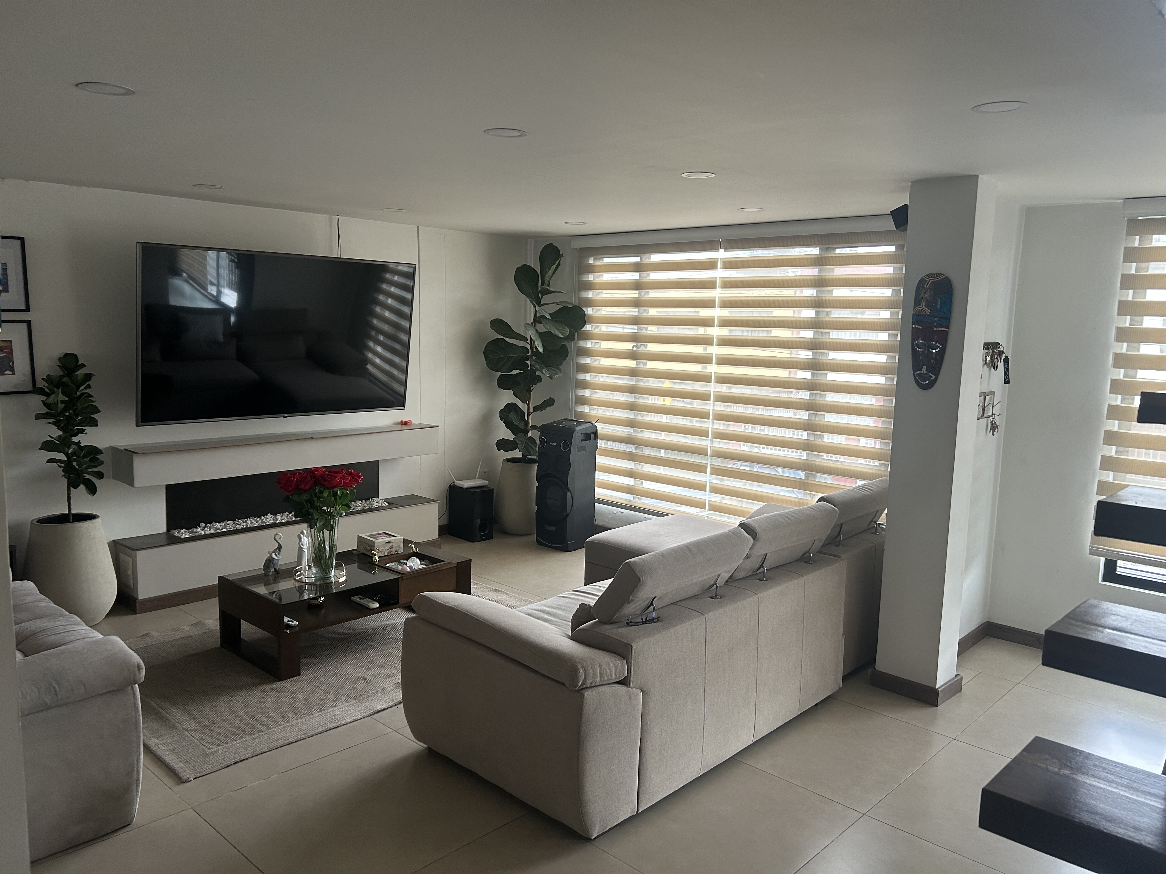 Casa en venta en Alcazares, Bogotá · foto 2 de 20