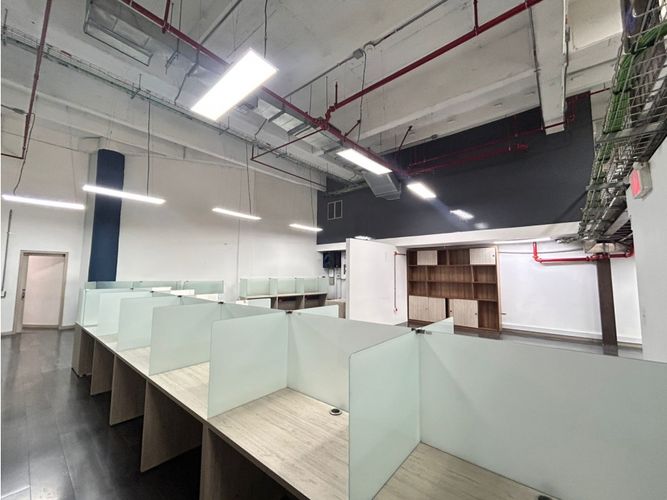 Local en venta en Jesus Nazareno, Medellín, 145 m² · foto 2 de 16