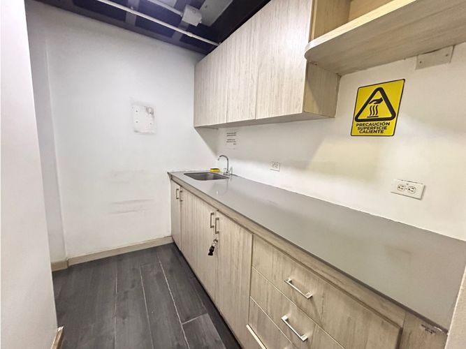 Local en venta en Jesus Nazareno, Medellín, 145 m² · foto 14 de 16