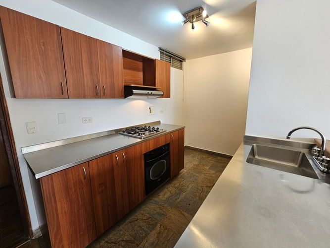 Apartaestudio en arriendo en El Tesoro, Medellín, 76 m² · foto 6 de 14