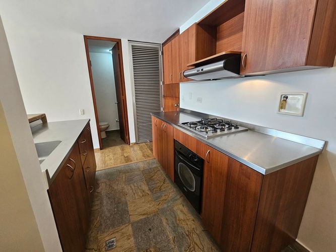 Apartaestudio en arriendo en El Tesoro, Medellín, 76 m² · foto 7 de 14