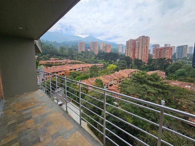 Apartaestudio en arriendo en El Tesoro, Medellín, 76 m² · foto 13 de 14