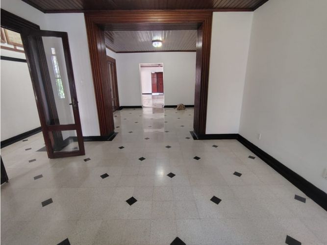 Casa de 7 alcobas en venta en Prado, Medellín, 415 m² · foto 4 de 22