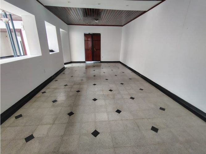 Casa de 7 alcobas en venta en Prado, Medellín, 415 m² · foto 5 de 22