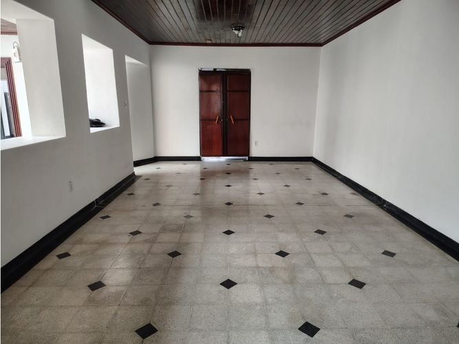Casa de 7 alcobas en venta en Prado, Medellín, 415 m² · foto 8 de 22