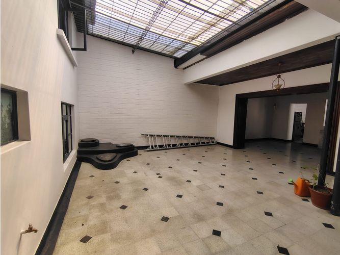 Casa de 7 alcobas en venta en Prado, Medellín, 415 m² · foto 9 de 22