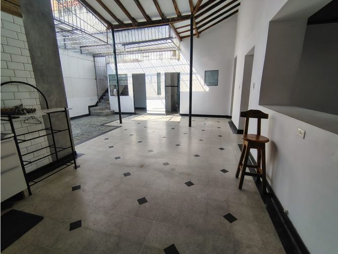 Casa de 7 alcobas en venta en Prado, Medellín, 415 m² · foto 19 de 22