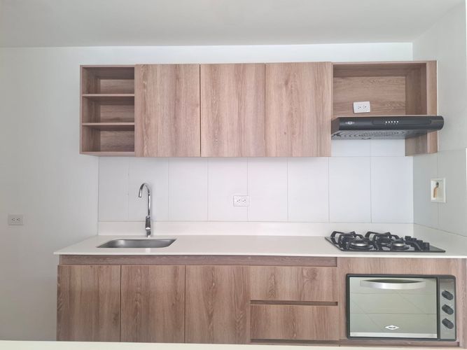 Apartamento de 2 alcobas en arriendo en El Poblado, Medellín, 125 m² · foto 4 de 14