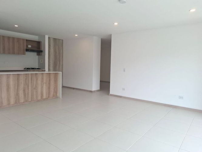 Apartamento de 2 alcobas en arriendo en El Poblado, Medellín, 125 m² · foto 5 de 14