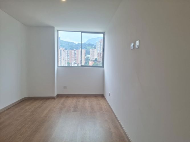 Apartamento de 2 alcobas en arriendo en El Poblado, Medellín, 125 m² · foto 10 de 14