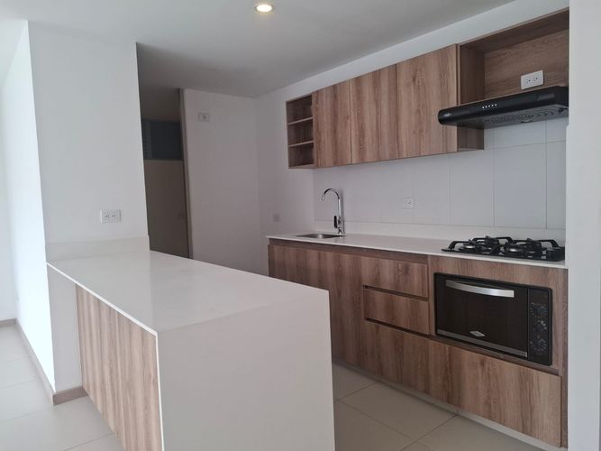 Apartamento de 2 alcobas en arriendo en El Poblado, Medellín, 125 m² · foto 3 de 14