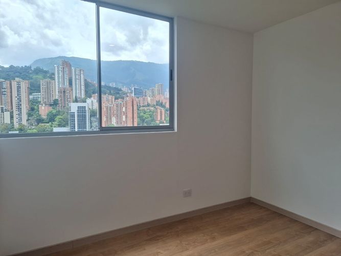 Apartamento de 2 alcobas en arriendo en El Poblado, Medellín, 125 m² · foto 8 de 14