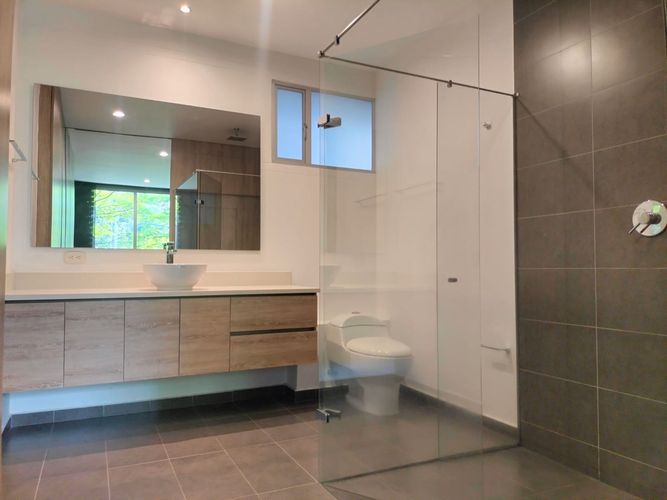 Apartamento de 2 alcobas en arriendo en El Poblado, Medellín, 89 m² · foto 12 de 15