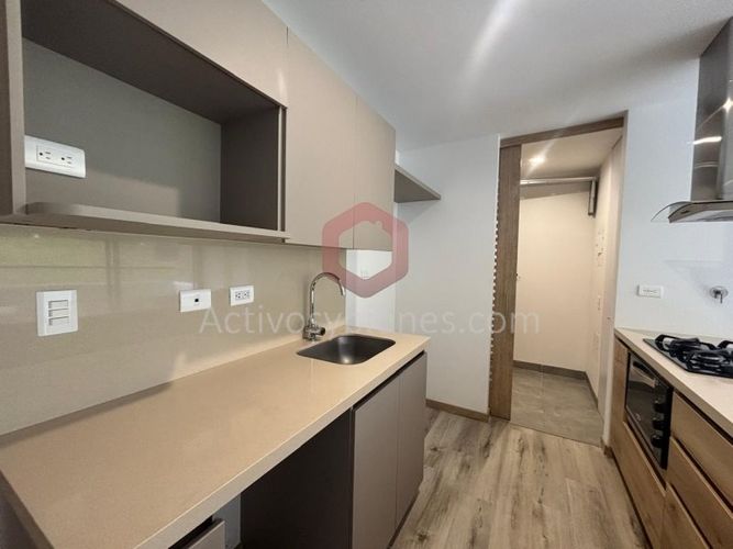 Apartamento de 2 alcobas en venta en Los Salados, El Retiro, 78 m² · foto 2 de 23