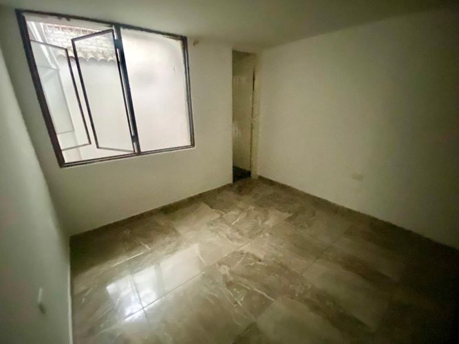 Apartamento de 6 alcobas en venta en Los Andes B - La Riviera, Cali, 250 m² · foto 4 de 9