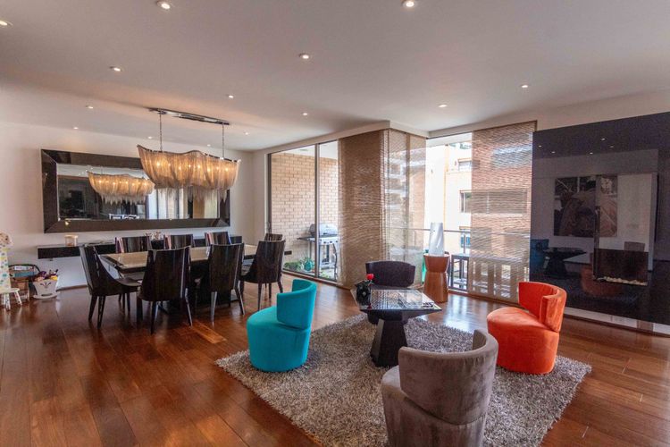 Apartamento de 4 alcobas en venta en La Cabrera, Bogotá, 366 m² · foto 4 de 24