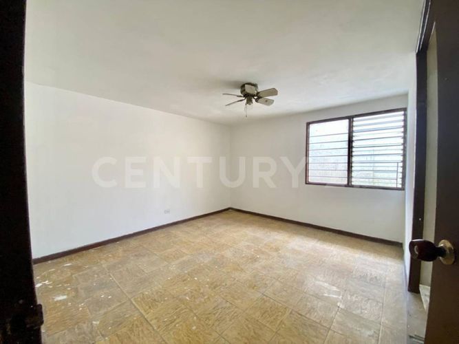 Casa de 8 alcobas en venta en Prados Del Norte, Cali, 340 m² · foto 17 de 24