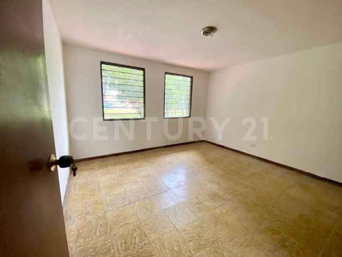 Casa de 8 alcobas en venta en Prados Del Norte, Cali, 340 m² · foto 18 de 24