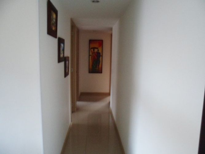 Apartamento de 3 alcobas en venta en El Poblado, Medellín, 130 m² · foto 3 de 17