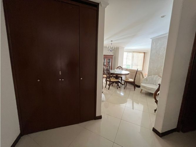 Apartamento de 2 alcobas en arriendo en Pontevedra, Medellín, 114 m² · foto 5 de 16