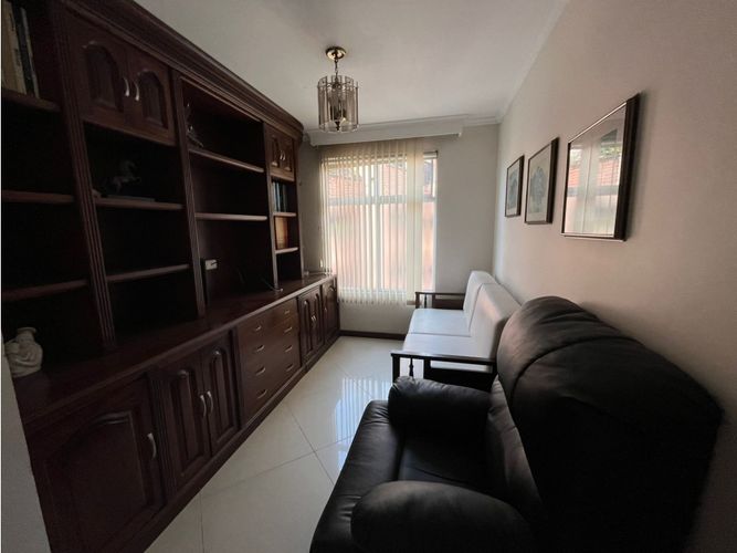 Apartamento de 2 alcobas en arriendo en Pontevedra, Medellín, 114 m² · foto 8 de 16