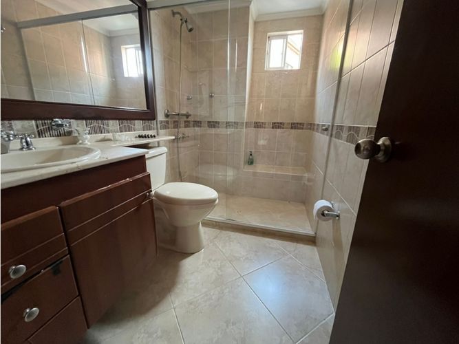 Apartamento de 2 alcobas en arriendo en Pontevedra, Medellín, 114 m² · foto 10 de 16