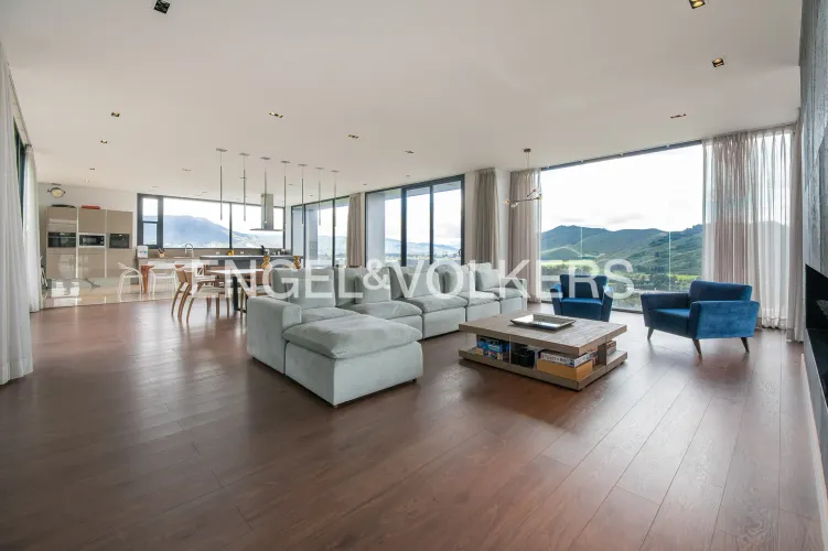 Casa de 4 alcobas en arriendo en Aposentos, Sopó, 582 m² · foto 2 de 18