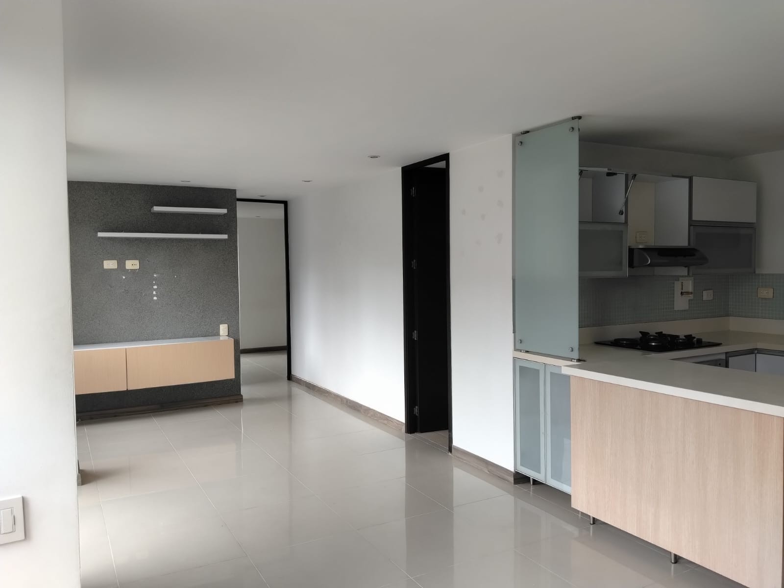 Apartamento en arriendo en El Poblado, Medellín · foto 7 de 17