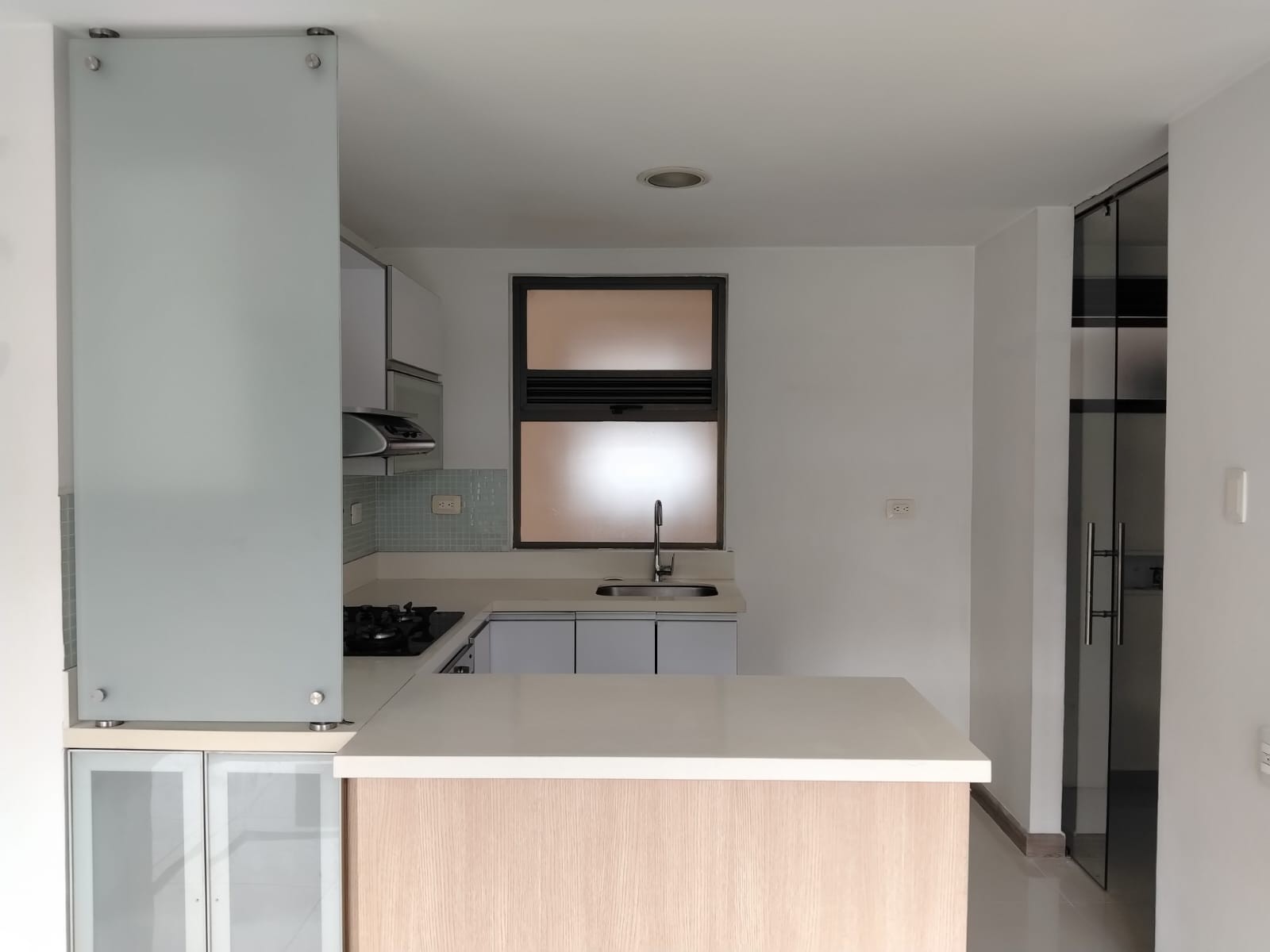 Apartamento en arriendo en El Poblado, Medellín · foto 9 de 17