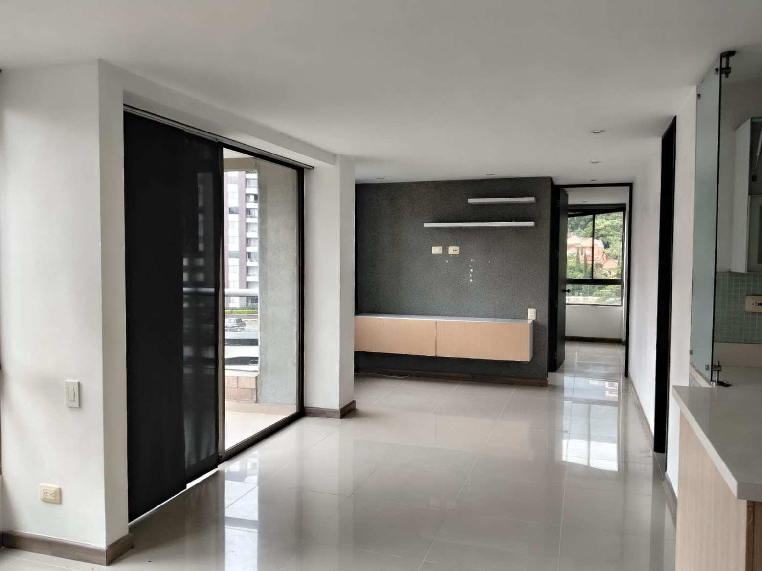 Apartamento en arriendo en El Poblado, Medellín · foto 3 de 17