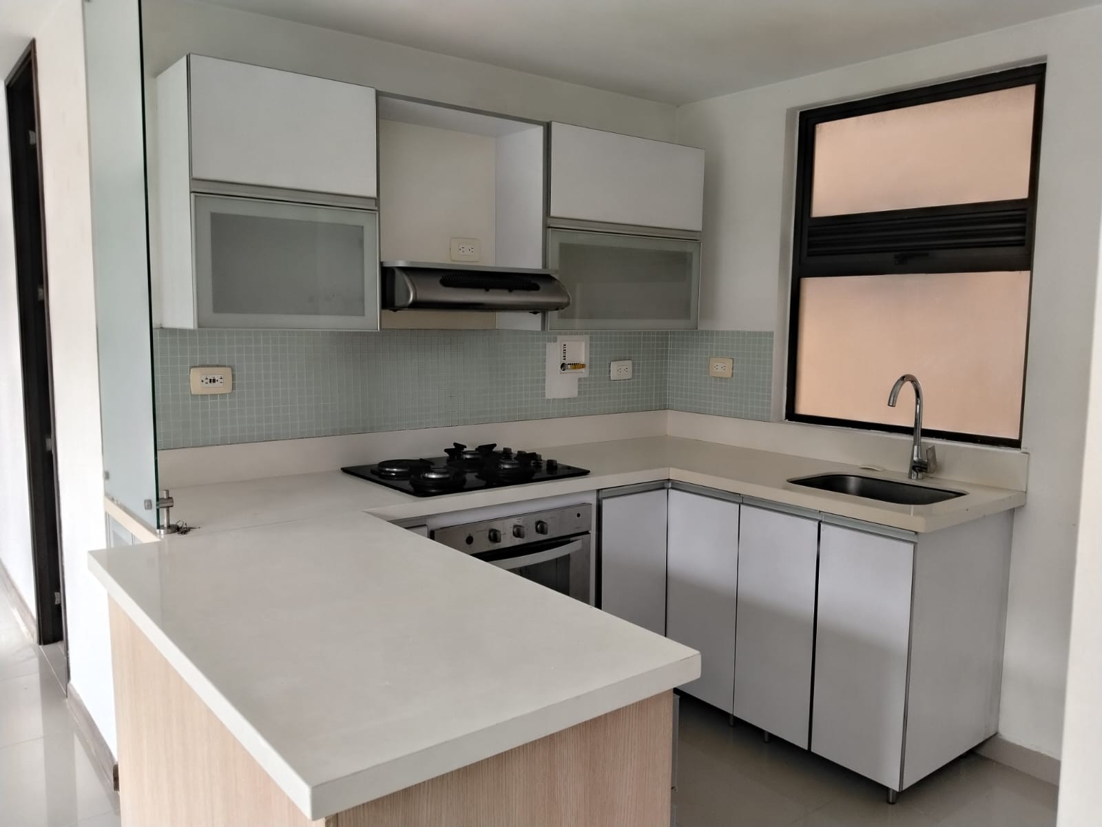 Apartamento en arriendo en El Poblado, Medellín · foto 4 de 17