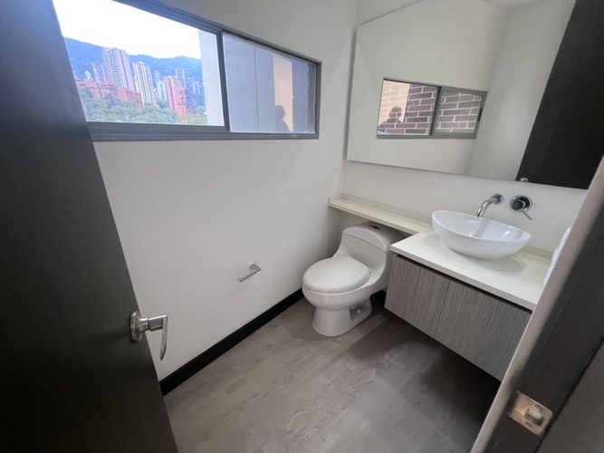 Apartamento de 3 alcobas en arriendo en Santo Domingo Savio No.1, Medellín, 85 m² · foto 10 de 13