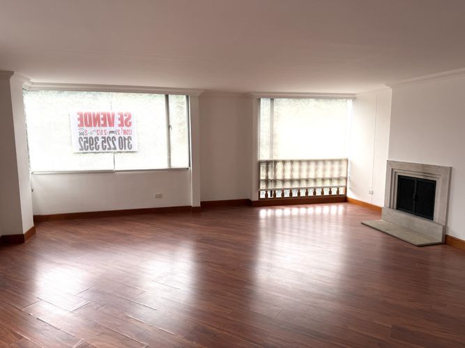 Apartamento de 2 alcobas en venta en Club De Los Lagartos, Bogotá, 126 m² · foto 3 de 19