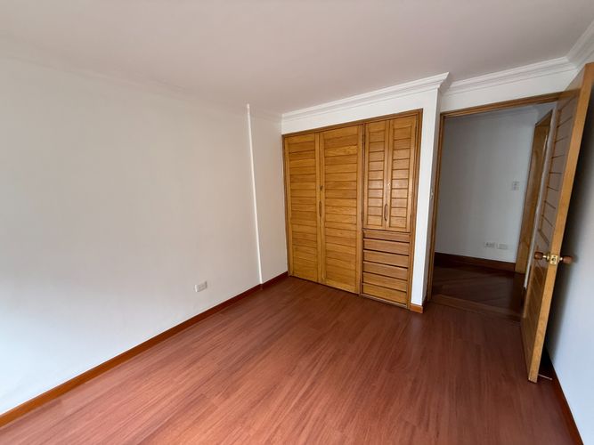 Apartamento de 2 alcobas en venta en Club De Los Lagartos, Bogotá, 126 m² · foto 9 de 19