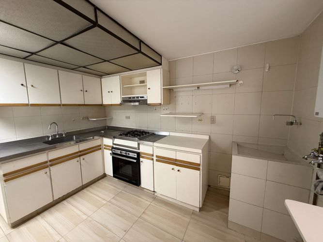 Apartamento de 2 alcobas en venta en Club De Los Lagartos, Bogotá, 126 m² · foto 6 de 19