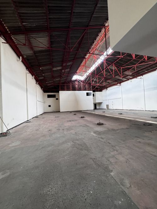 Bodega en venta en San Nicolas, Cali, 1800 m² · foto 20 de 24