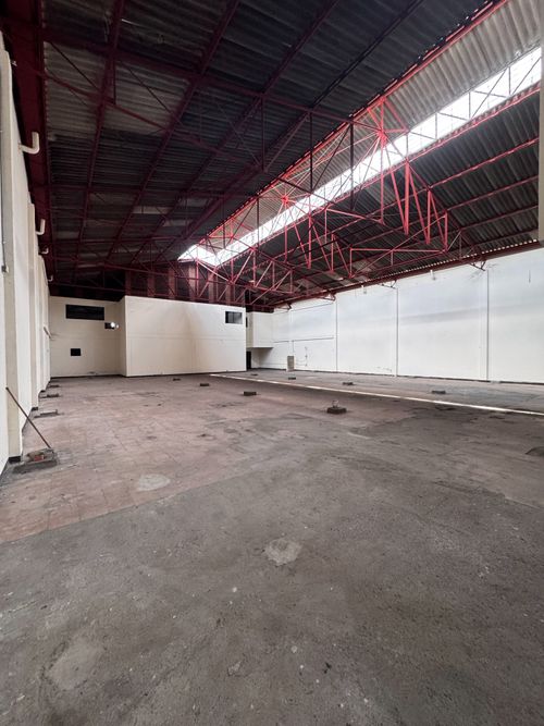 Bodega en venta en San Nicolas, Cali, 1800 m² · foto 21 de 24