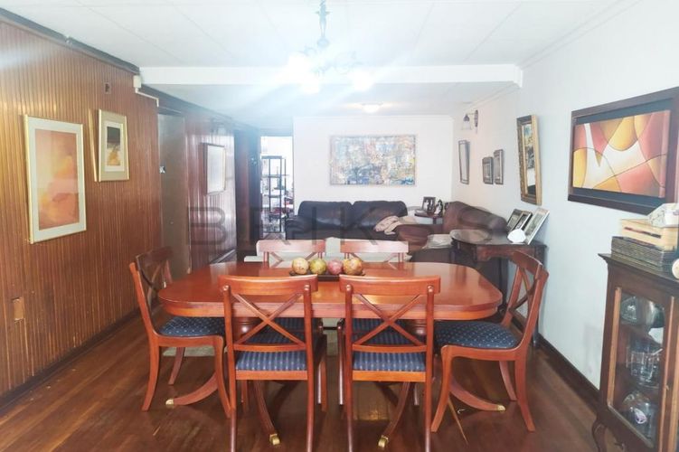 Casa de 4 alcobas en venta en Polo Club, Bogotá, 241 m² · foto 2 de 16