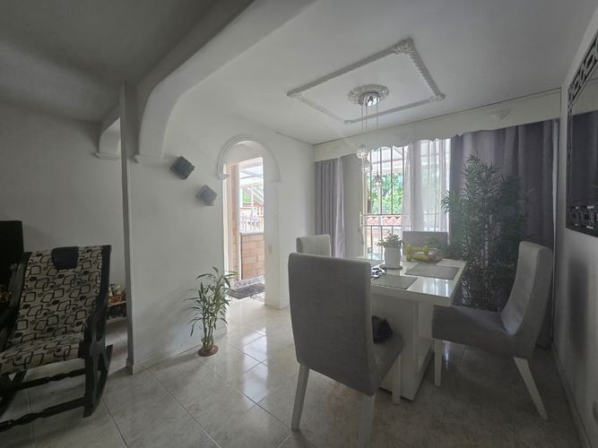 Casa de 3 alcobas en venta en Belén, Medellín, 88 m² · foto 3 de 18